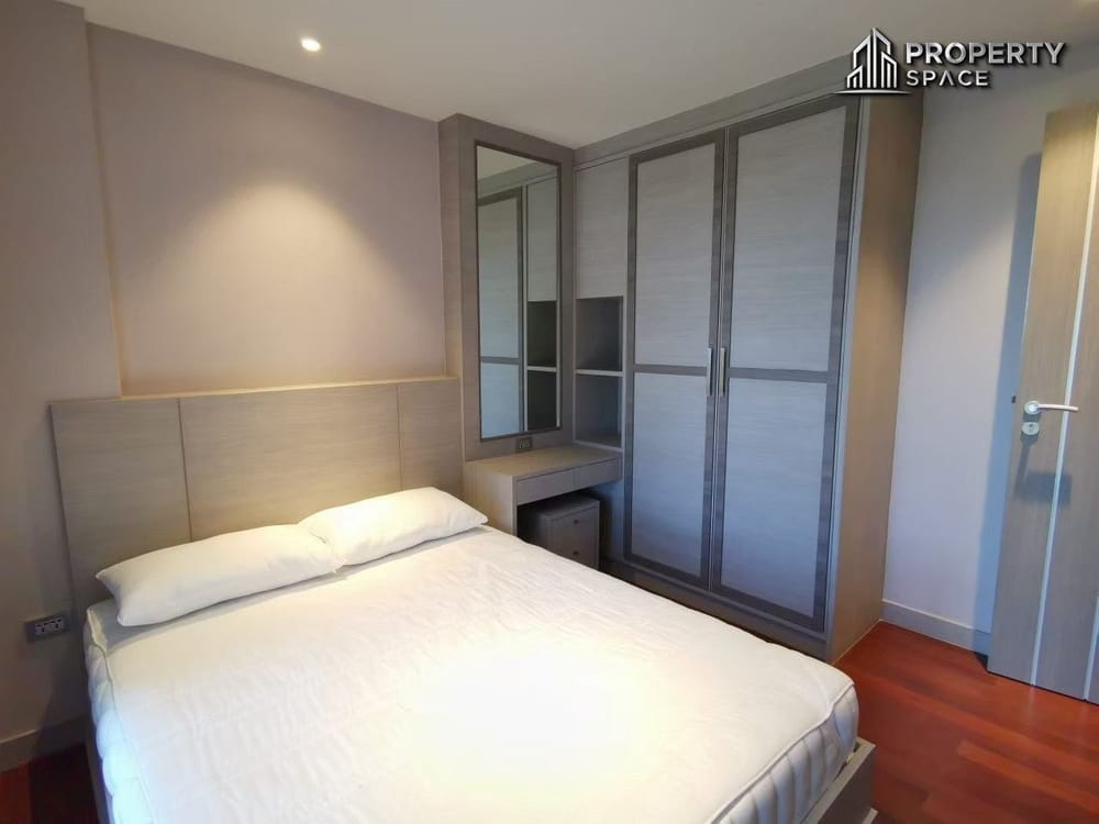 Modern Sea view 2-Bedroom Condo In The Senate Residence Pattaya For Sale or Rent Image 9