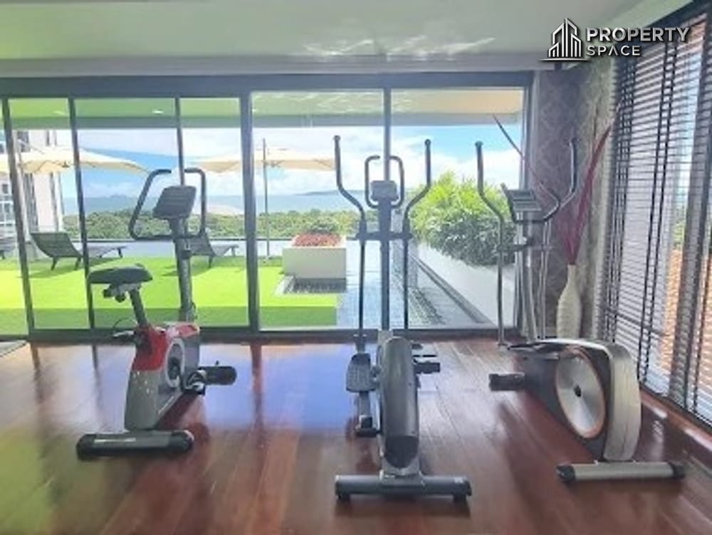 Modern Sea view 2-Bedroom Condo In The Senate Residence Pattaya For Sale or Rent Image 5