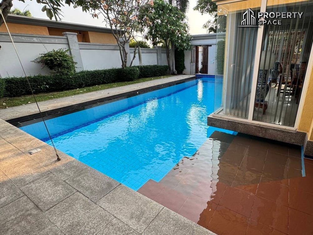 Modern 3-Bedroom Pool Villa in Siam Royal View For Rent Image 6