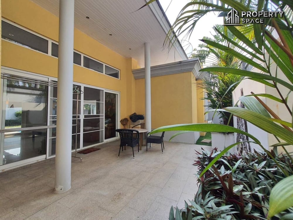Modern 3-Bedroom Pool Villa in Siam Royal View For Rent Image 27