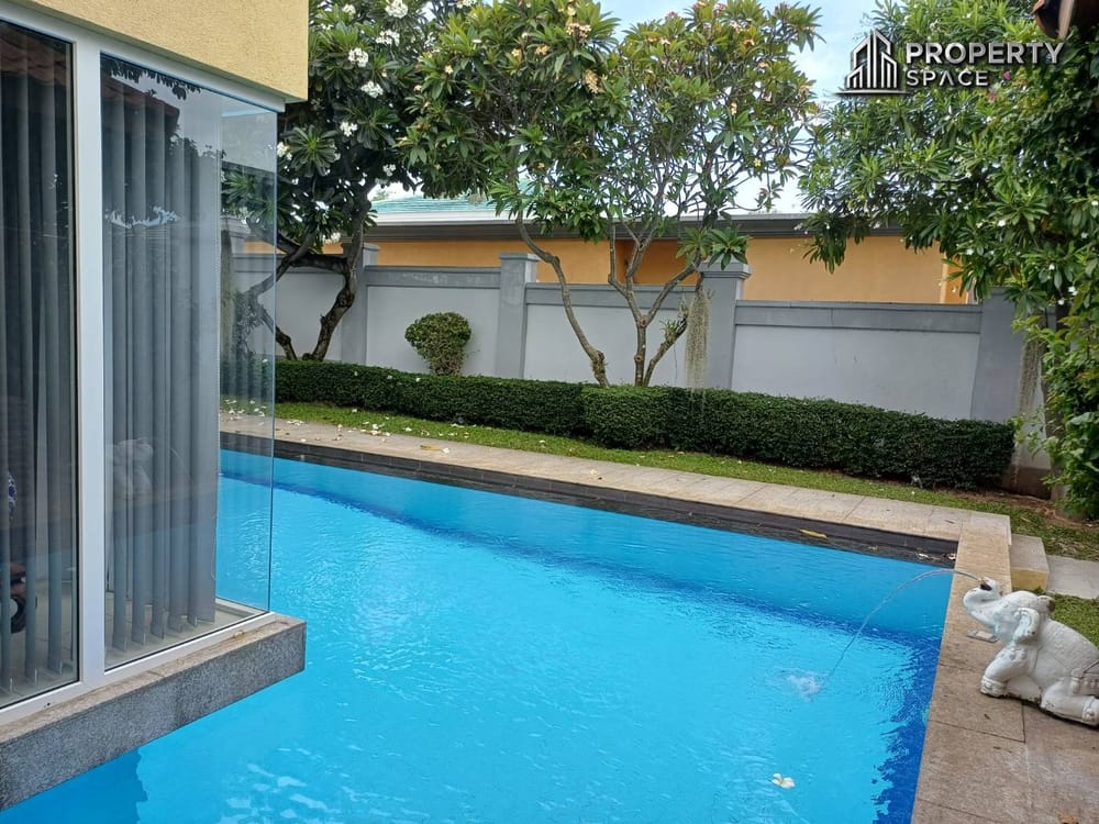 Modern 3-Bedroom Pool Villa in Siam Royal View For Rent Image 9