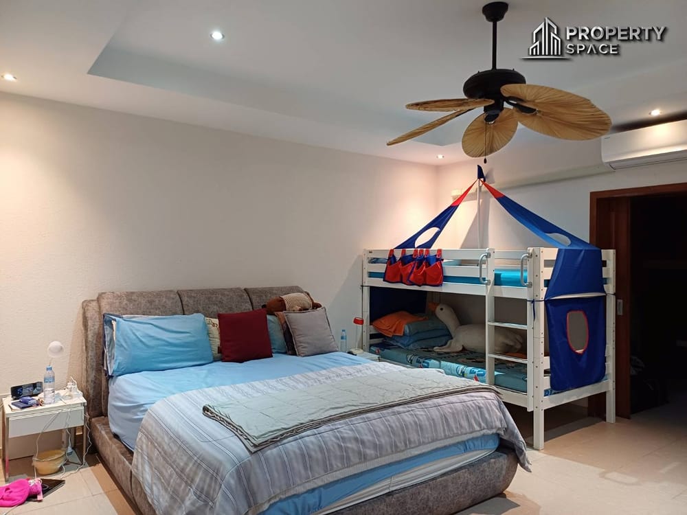 Modern 3-Bedroom Pool Villa in Siam Royal View For Rent Image 20