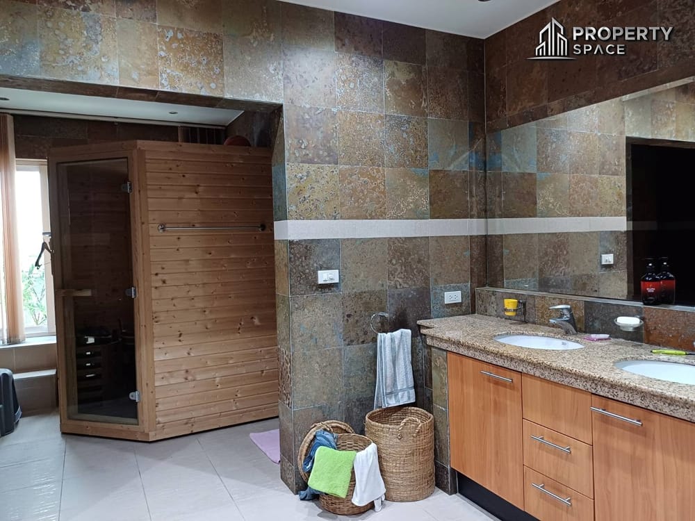 Modern 3-Bedroom Pool Villa in Siam Royal View For Rent Image 25
