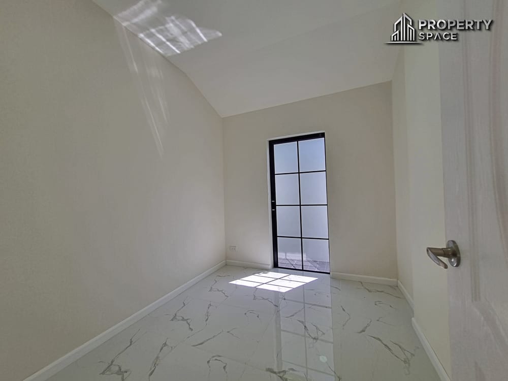 Modern 3 Bedroom Pool Villa Newly Renovated In North Pattaya For Sale Image 28