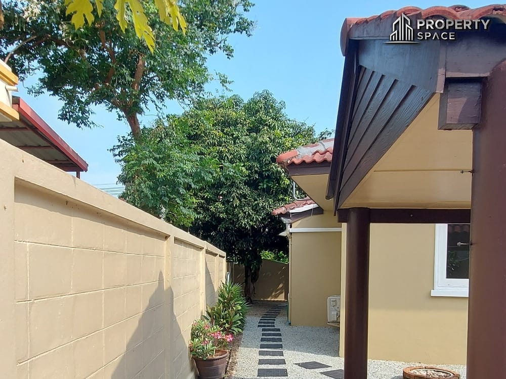 3 Bedroom Two-Storey House In Park Village Pattaya For Rent Image 19