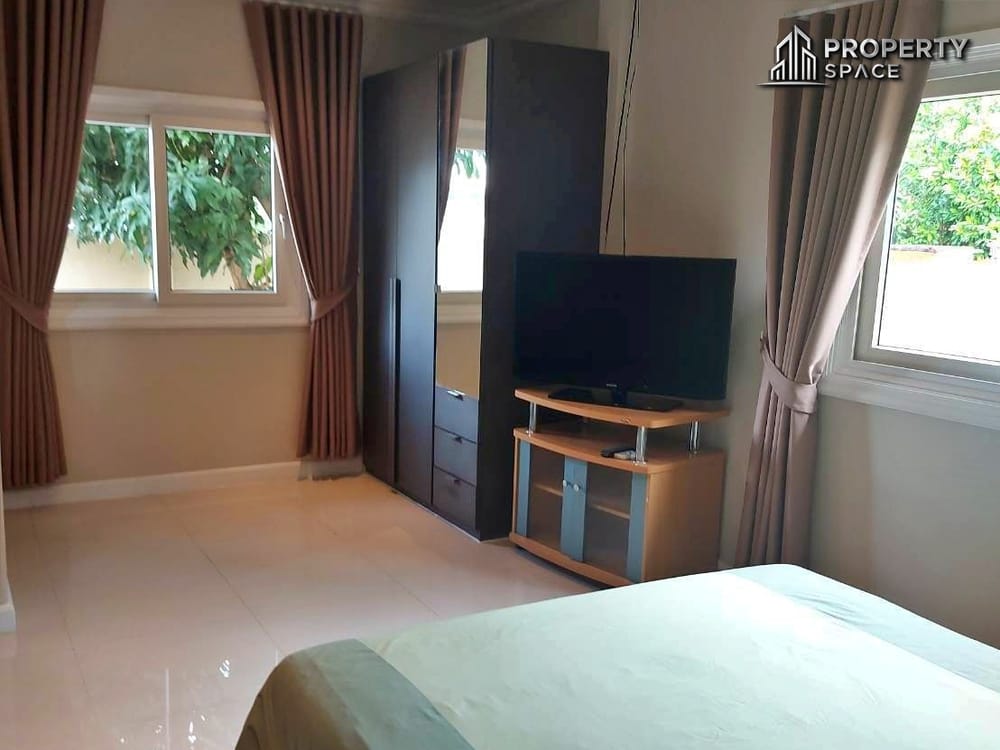3 Bedroom Two-Storey House In Park Village Pattaya For Rent Image 11