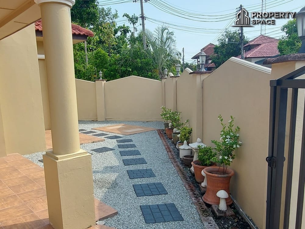 3 Bedroom Two-Storey House In Park Village Pattaya For Rent Image 22