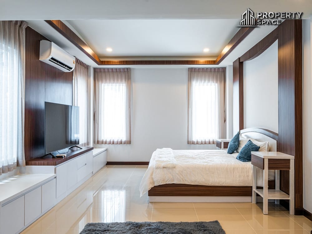 5 Bedroom Pool Villa In South Pattaya Close to Walking Street For Sale Image 16