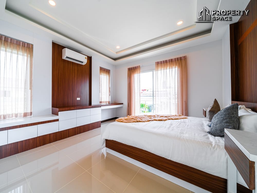5 Bedroom Pool Villa In South Pattaya Close to Walking Street For Sale Image 21