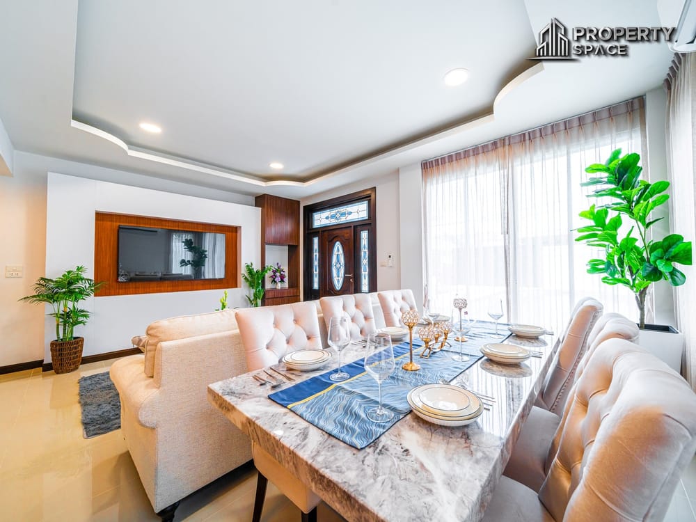 5 Bedroom Pool Villa In South Pattaya Close to Walking Street For Sale Image 7