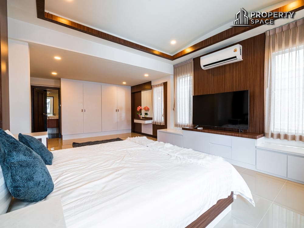 5 Bedroom Pool Villa In South Pattaya Close to Walking Street For Sale Image 27