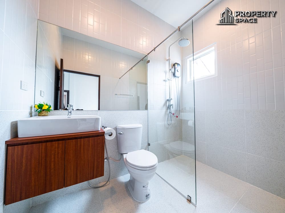 5 Bedroom Pool Villa In South Pattaya Close to Walking Street For Sale Image 32
