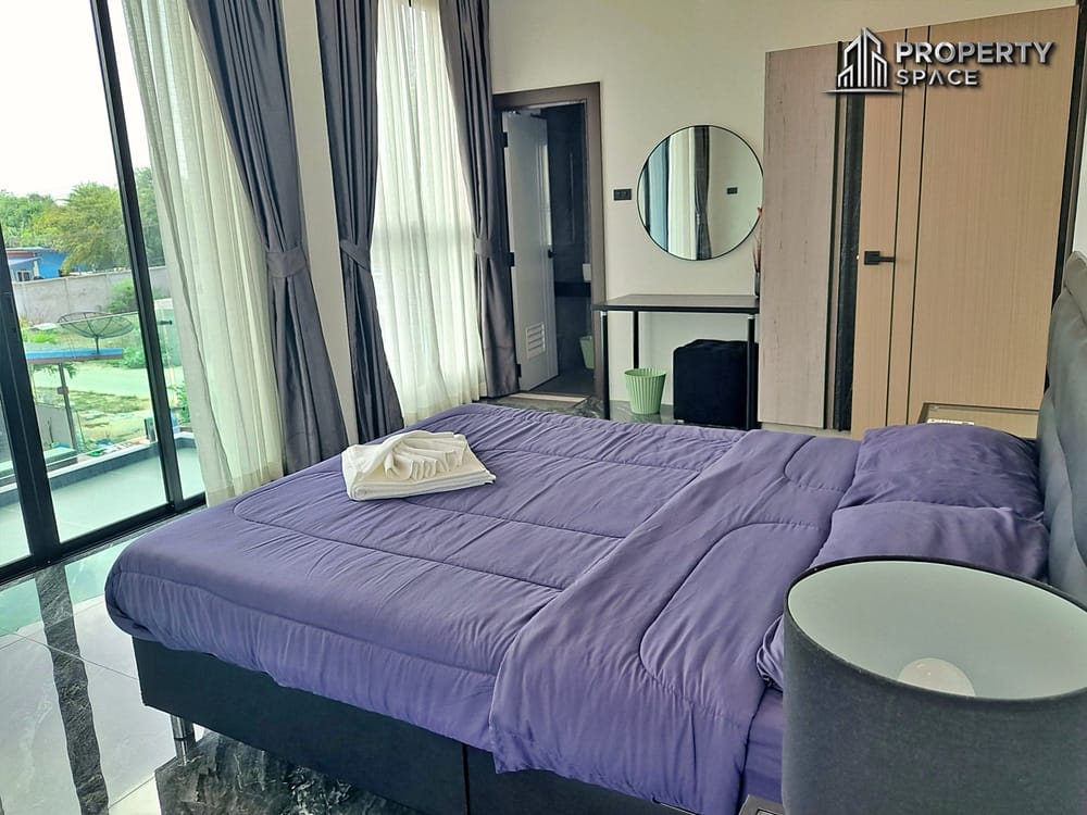Modern 4-Bedroom Pool Villa With Rooftop In Huai Yai Pattaya For Rent  Image 11