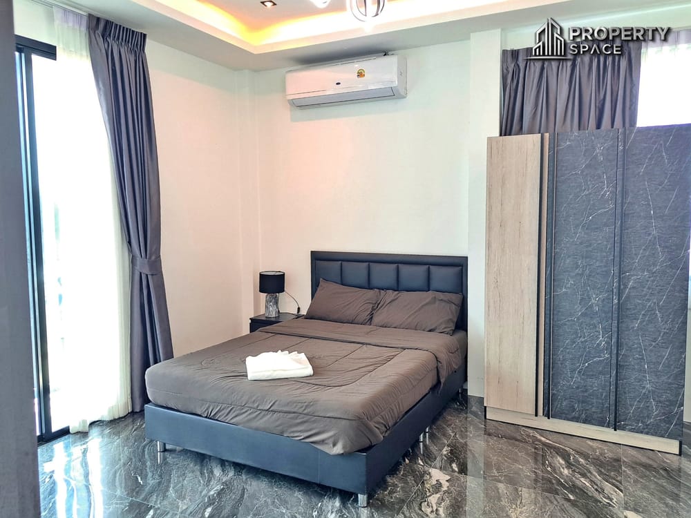 Modern 4-Bedroom Pool Villa With Rooftop In Huai Yai Pattaya For Rent  Image 13