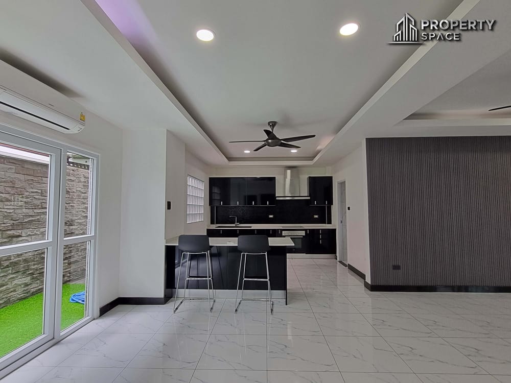 3 Bedroom House Near The Chilled Shopping Mall East Pattaya For Sale Image 7