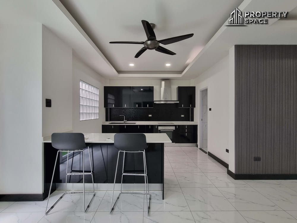 3 Bedroom House Near The Chilled Shopping Mall East Pattaya For Sale Image 8