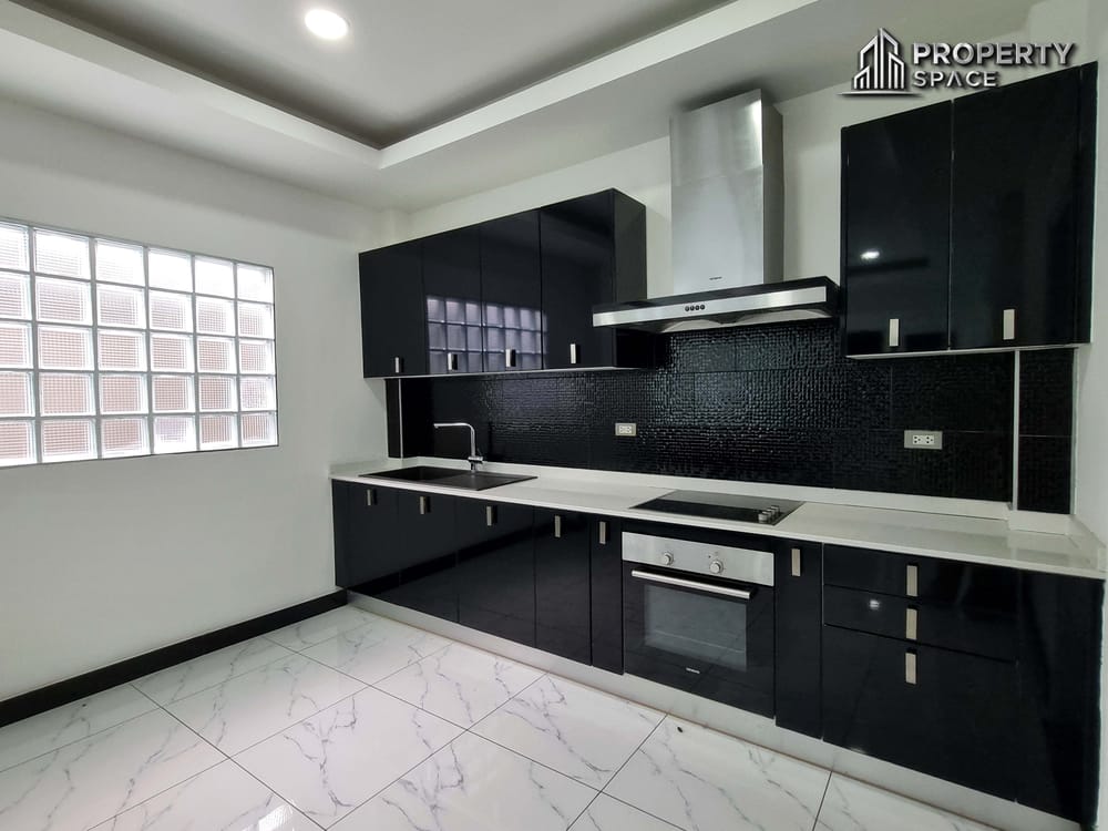 3 Bedroom House Near The Chilled Shopping Mall East Pattaya For Sale Image 10