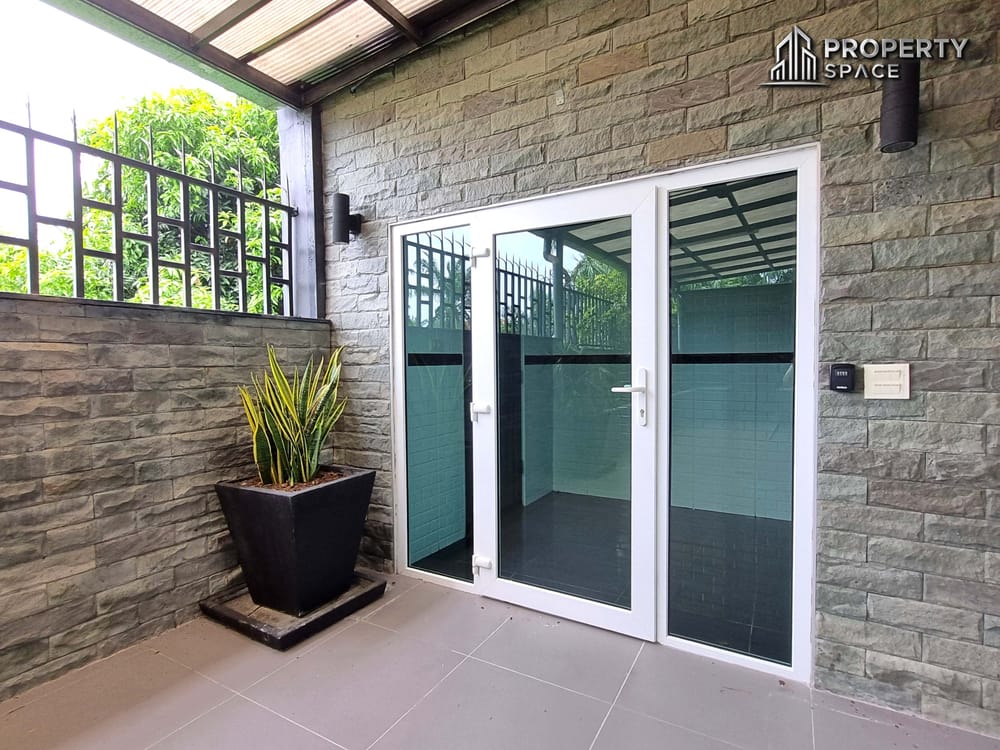 3 Bedroom House Near The Chilled Shopping Mall East Pattaya For Sale Image 16