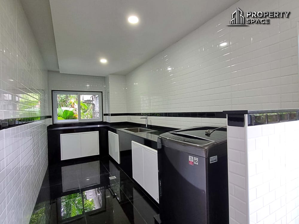 3 Bedroom House Near The Chilled Shopping Mall East Pattaya For Sale Image 20