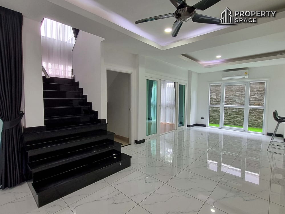 3 Bedroom House Near The Chilled Shopping Mall East Pattaya For Sale Image 22