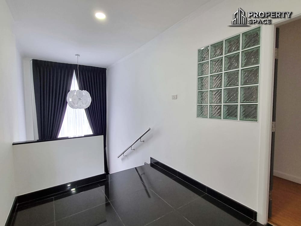 3 Bedroom House Near The Chilled Shopping Mall East Pattaya For Sale Image 23