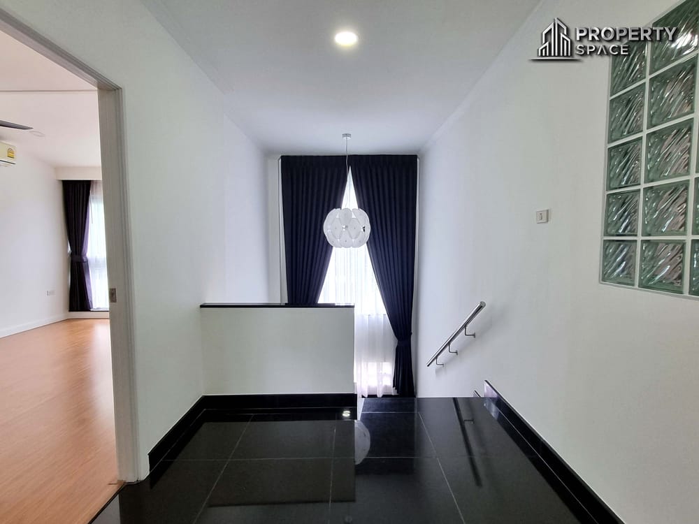 3 Bedroom House Near The Chilled Shopping Mall East Pattaya For Sale Image 24