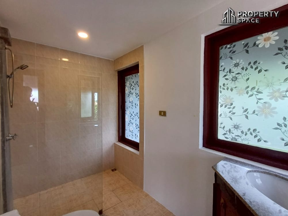 Thai-Bali Style 3-Bedroom Pool Villa In Jomtien Pattaya For Rent Image 24