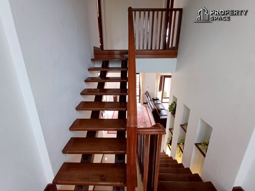 Thai-Bali Style 3-Bedroom Pool Villa In Jomtien Pattaya For Rent Image 19