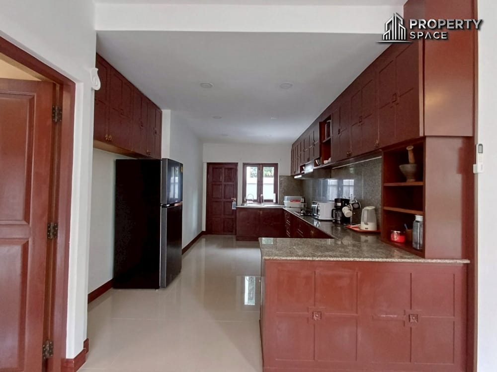 Thai-Bali Style 3-Bedroom Pool Villa In Jomtien Pattaya For Rent Image 15