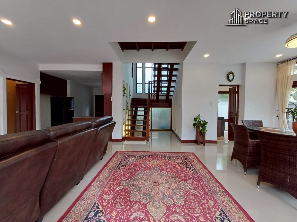 Thai-Bali Style 3-Bedroom Pool Villa In Jomtien Pattaya For Rent Image 10
