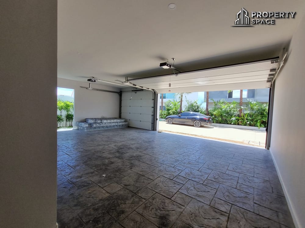 Must-See in Person! 5-Bedroom Luxury Pool Villa in East Pattaya – Western Build, High Standard Image 50