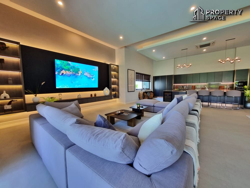 Must-See in Person! 5-Bedroom Luxury Pool Villa in East Pattaya – Western Build, High Standard Image 10