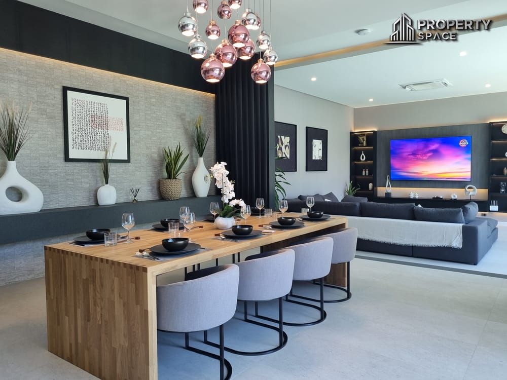 Must-See in Person! 6-Bedroom Luxury Pool Villa in East Pattaya – Western Build, High Standard Image 12