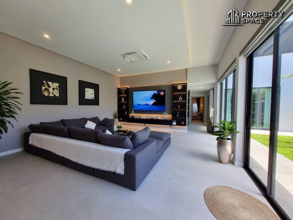 Must-See in Person! 6-Bedroom Luxury Pool Villa in East Pattaya – Western Build, High Standard Image 13
