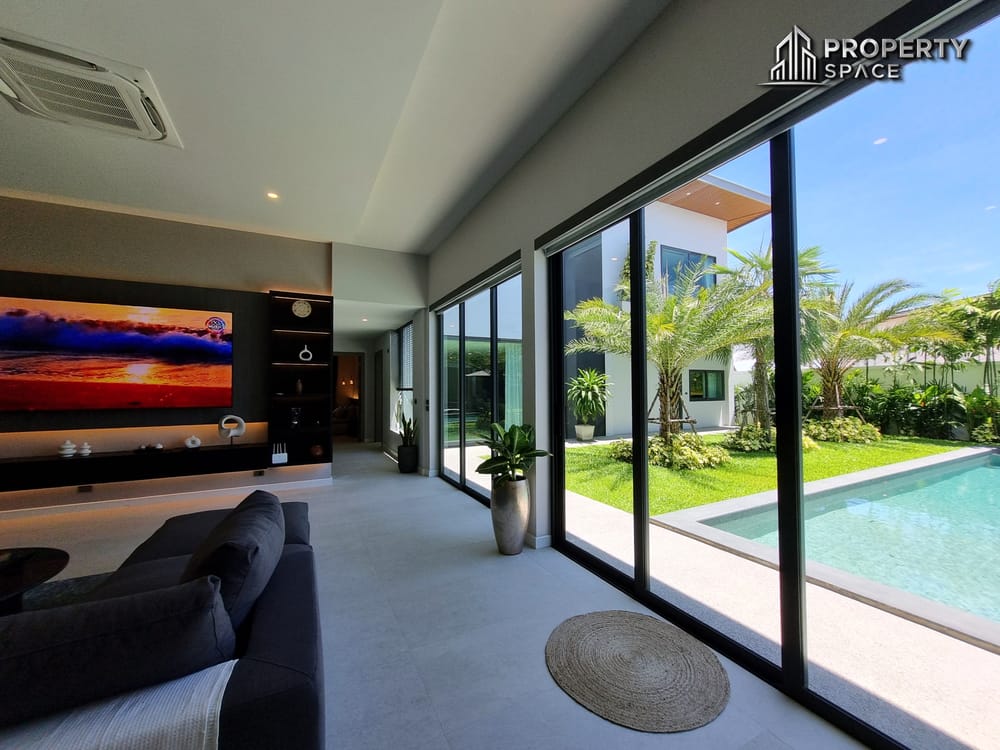 Must-See in Person! 6-Bedroom Luxury Pool Villa in East Pattaya – Western Build, High Standard Image 16
