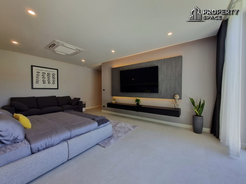 Must-See in Person! 6-Bedroom Luxury Pool Villa in East Pattaya – Western Build, High Standard Image 43