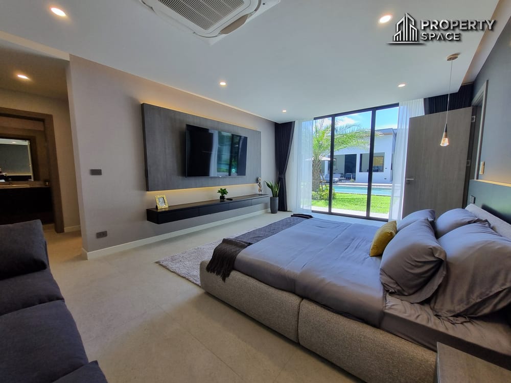 Must-See in Person! 6-Bedroom Luxury Pool Villa in East Pattaya – Western Build, High Standard Image 44