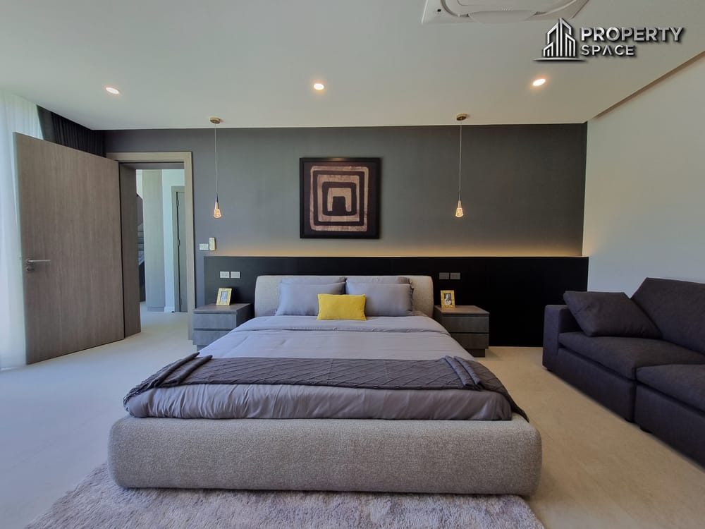Must-See in Person! 6-Bedroom Luxury Pool Villa in East Pattaya – Western Build, High Standard Image 41
