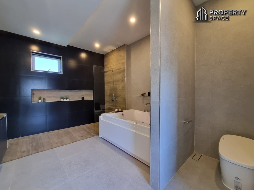 Must-See in Person! 6-Bedroom Luxury Pool Villa in East Pattaya – Western Build, High Standard Image 39
