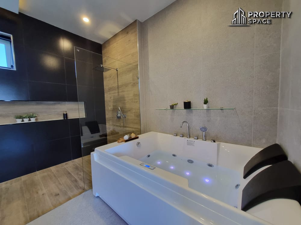 Must-See in Person! 6-Bedroom Luxury Pool Villa in East Pattaya – Western Build, High Standard Image 40