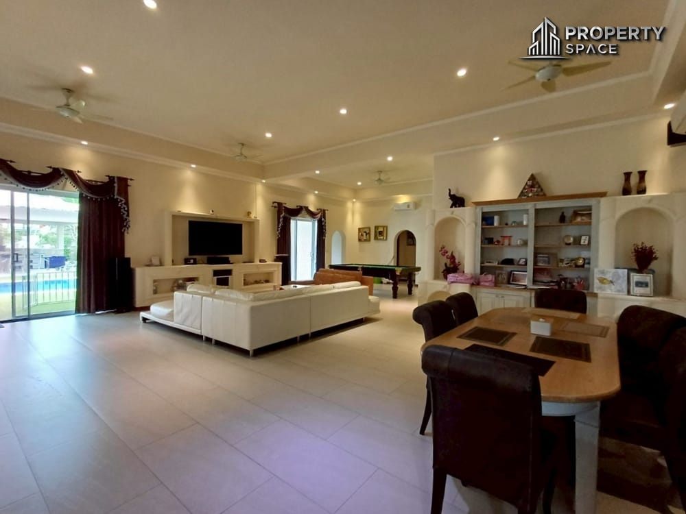 Elegant 5-Bedroom Pool Villa Near International Schools in East Pattaya For Sale And Rent Image 7