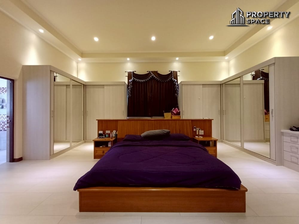 Elegant 5-Bedroom Pool Villa Near International Schools in East Pattaya For Sale And Rent Image 15