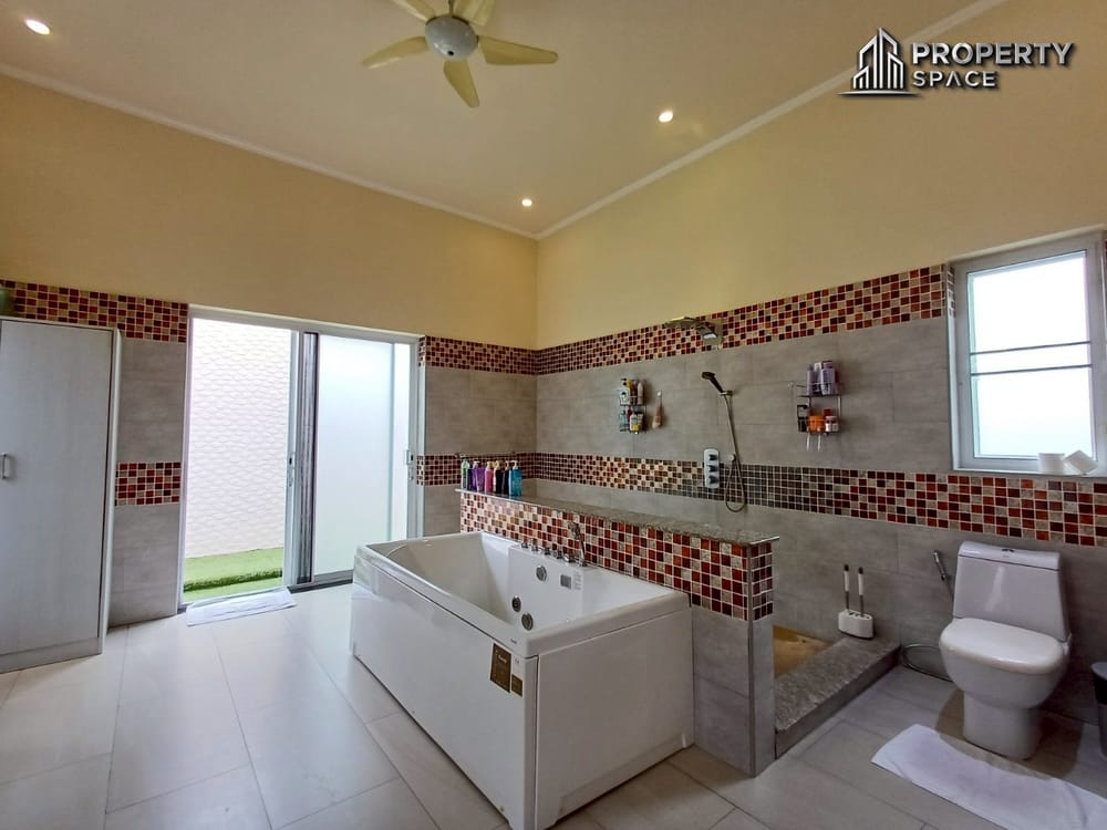 Elegant 5-Bedroom Pool Villa Near International Schools in East Pattaya For Sale And Rent Image 16