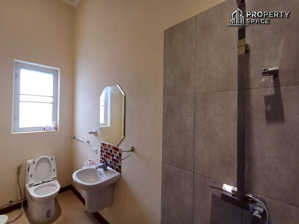Elegant 5-Bedroom Pool Villa Near International Schools in East Pattaya For Sale And Rent Image 20