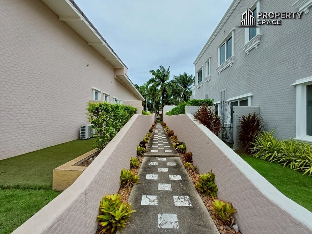 Elegant 5-Bedroom Pool Villa Near International Schools in East Pattaya For Sale And Rent Image 29