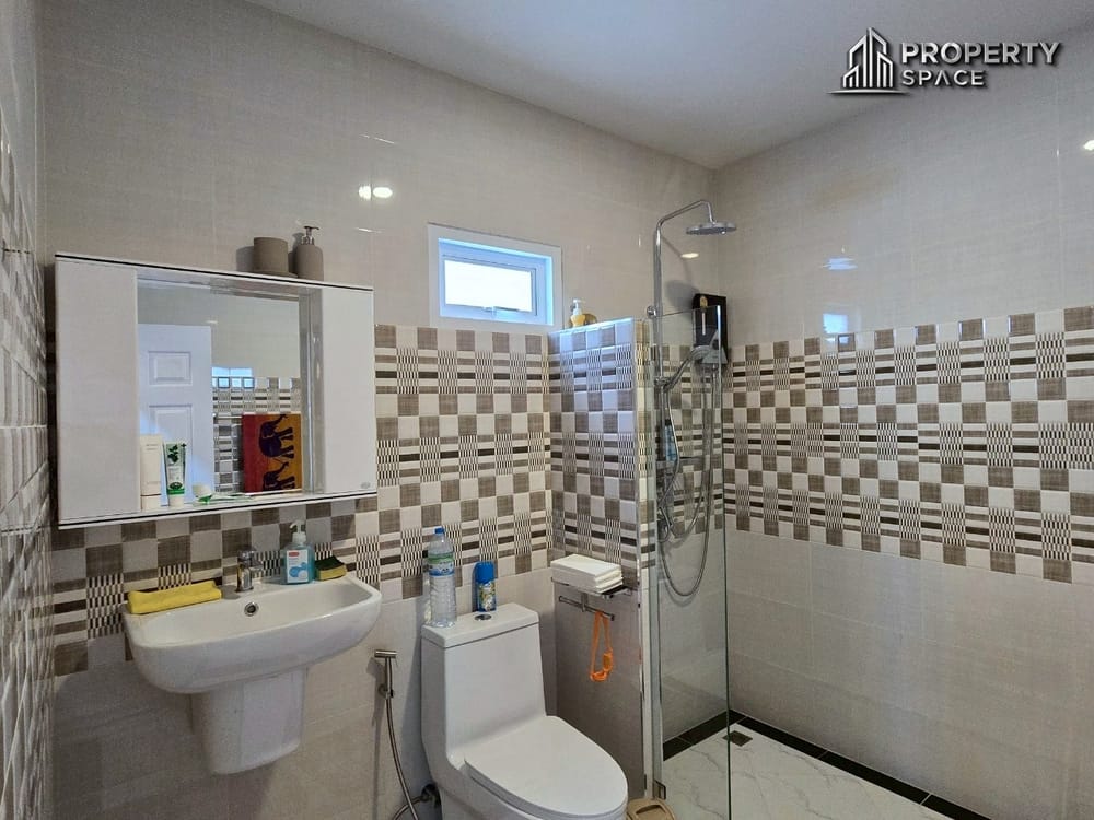 Single Nordic Style Modern 4 Bedroom Pool Villa For Sale in East Pattaya Image 31