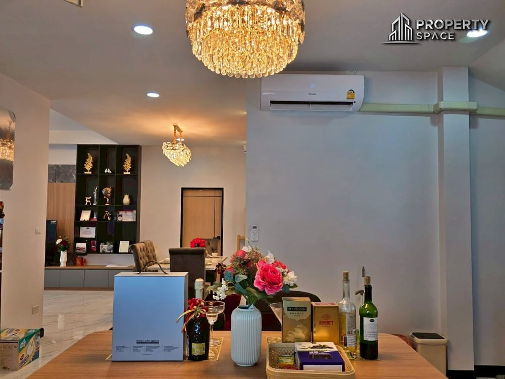 Single Nordic Style Modern 4 Bedroom Pool Villa For Sale in East Pattaya Image 16