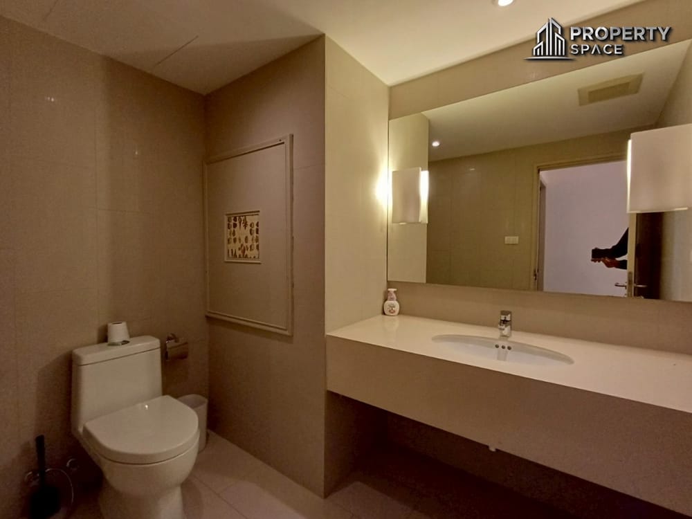 Luxury Beachfront 4-Bedroom Condo at San Marino, Na Jomtien For Rent Image 36