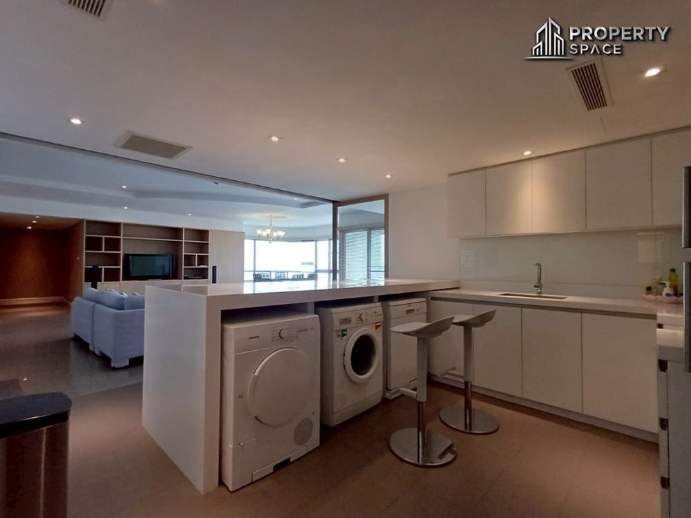 Luxury Beachfront 4-Bedroom Condo at San Marino, Na Jomtien For Rent Image 11