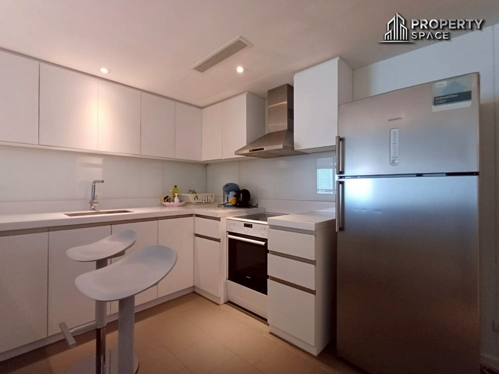 Luxury Beachfront 4-Bedroom Condo at San Marino, Na Jomtien For Rent Image 12